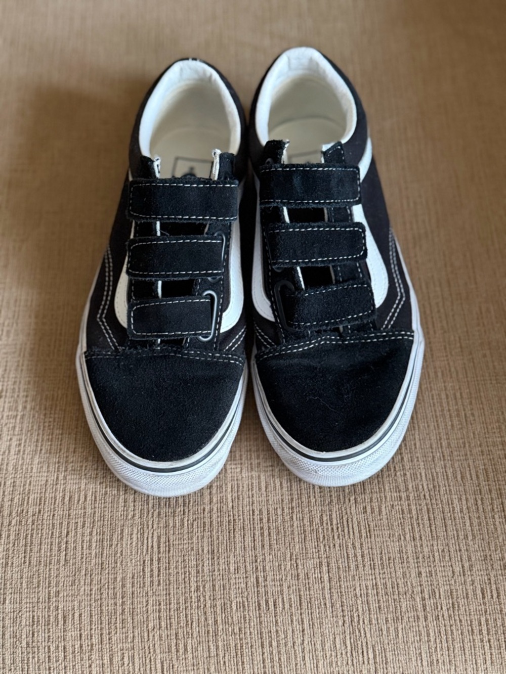 Vans Black and White Youth Velcro Skate Sneakers Size: 8 Women/ 6 1/2 Men